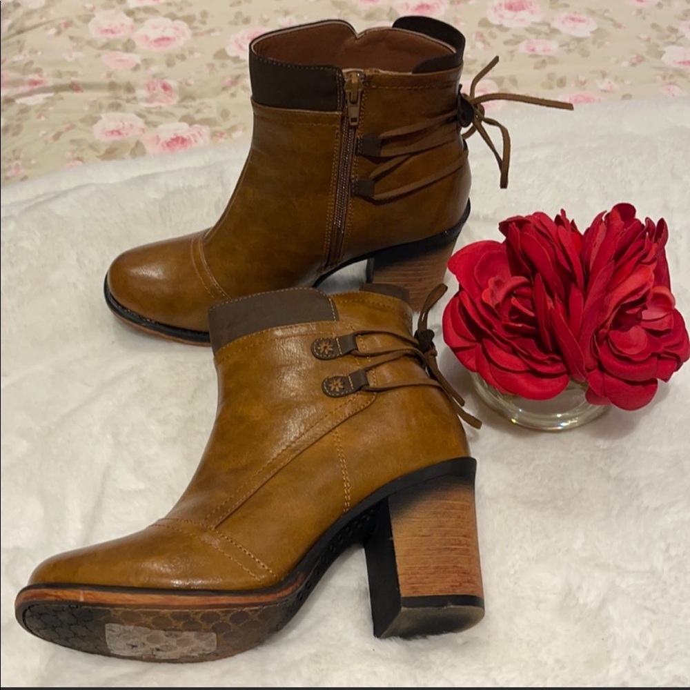 Pierre Dumas Ravenna ankle booties